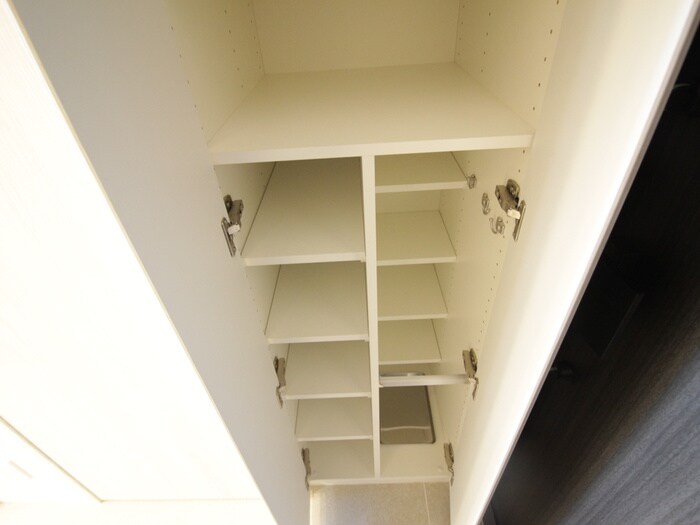 物件内観写真15　(靴箱)