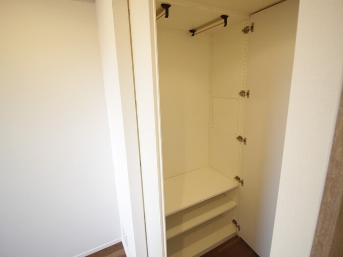 物件内観写真16　(収納)