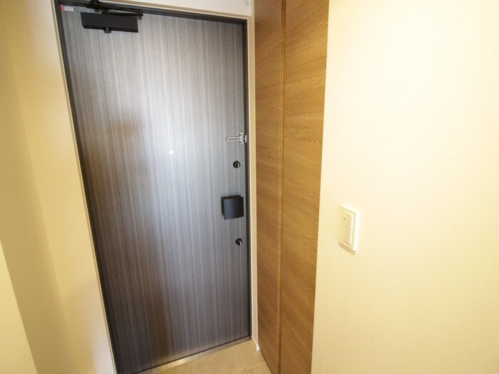 物件内観写真17　(玄関)