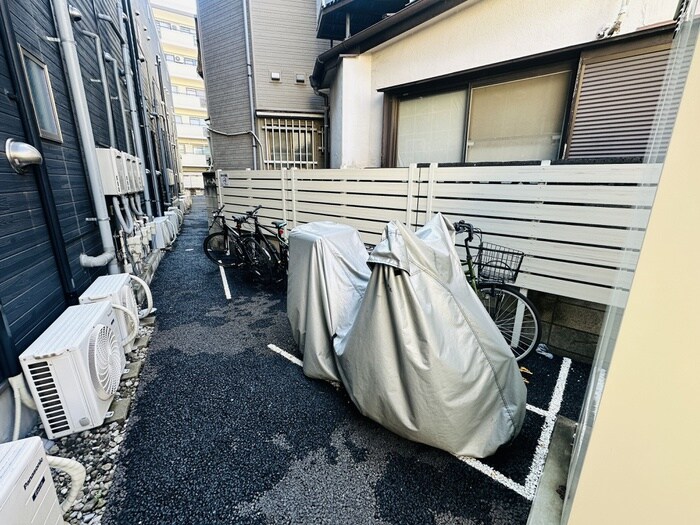 物件外観写真3　(駐輪場)