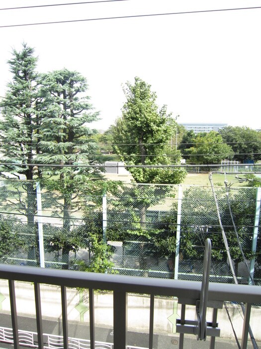 物件内観写真11　(室内からの展望)