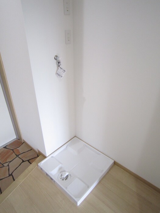 物件内観写真14　(洗濯機置場)