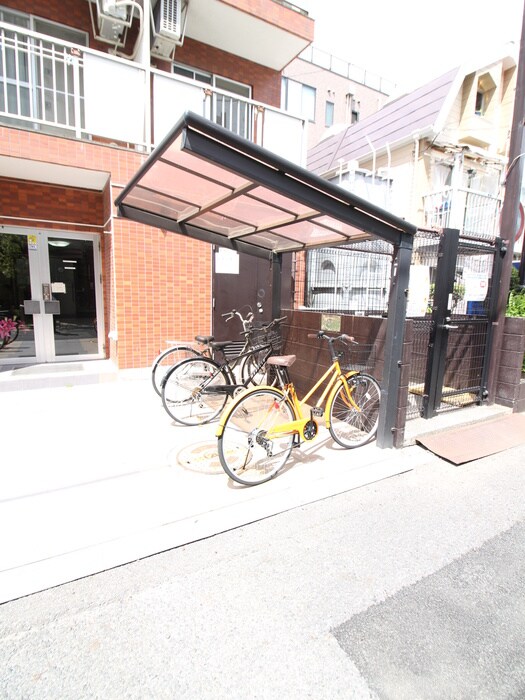 物件外観写真6　(駐輪場)