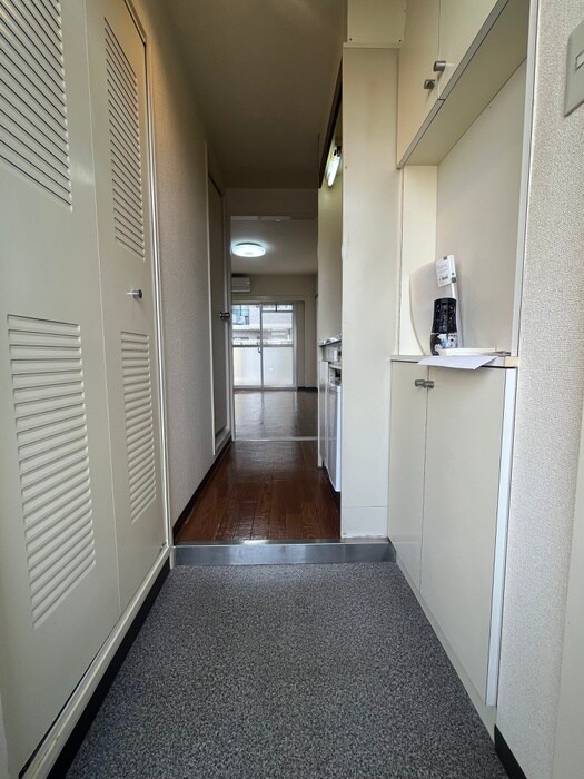 物件内観写真17　(玄関)