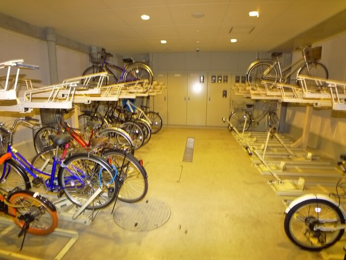 物件外観写真5　(駐輪場)