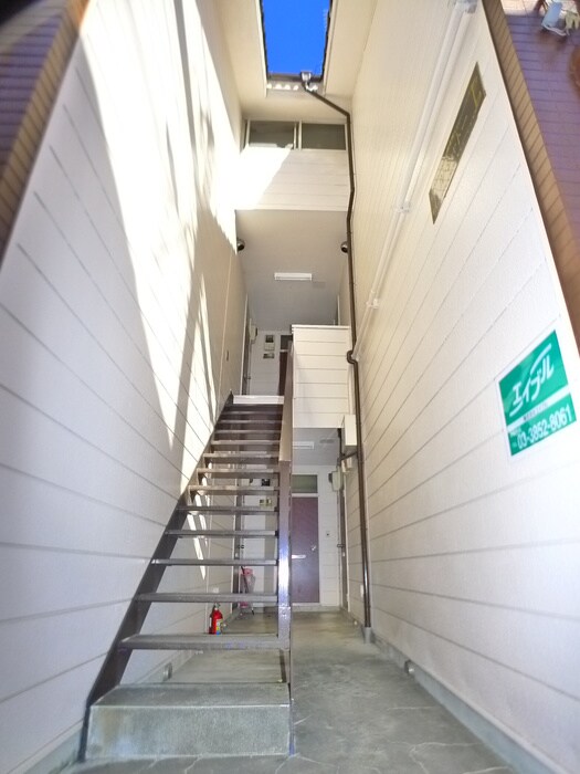 物件外観写真3　(エントランス部分)