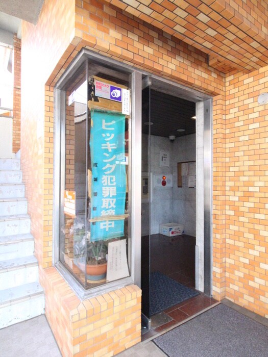 物件外観写真5　(エントランス部分)