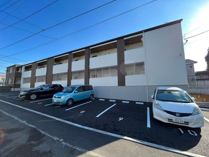 物件外観写真3　(駐車場)