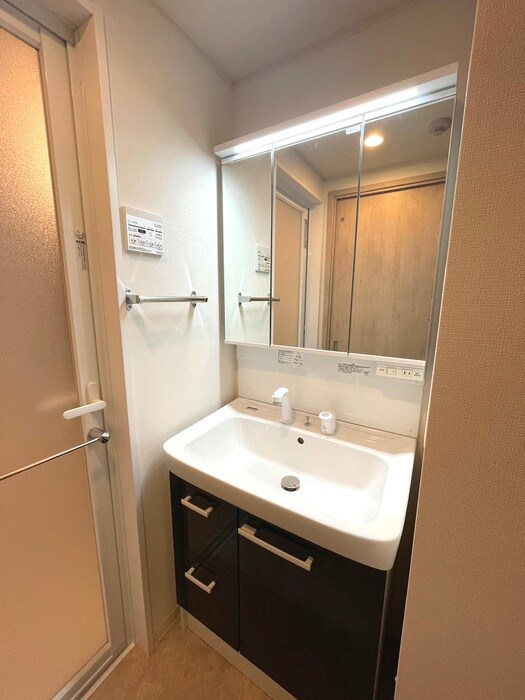 物件内観写真12　(洗面)