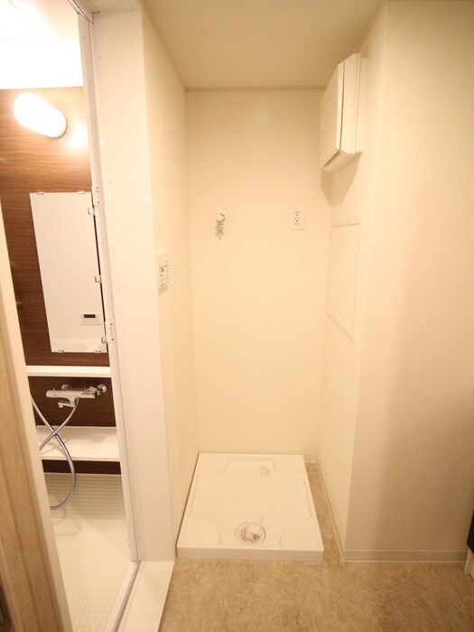 物件内観写真13　(洗濯機置場)