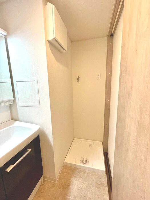 物件内観写真14　(洗濯機置場)