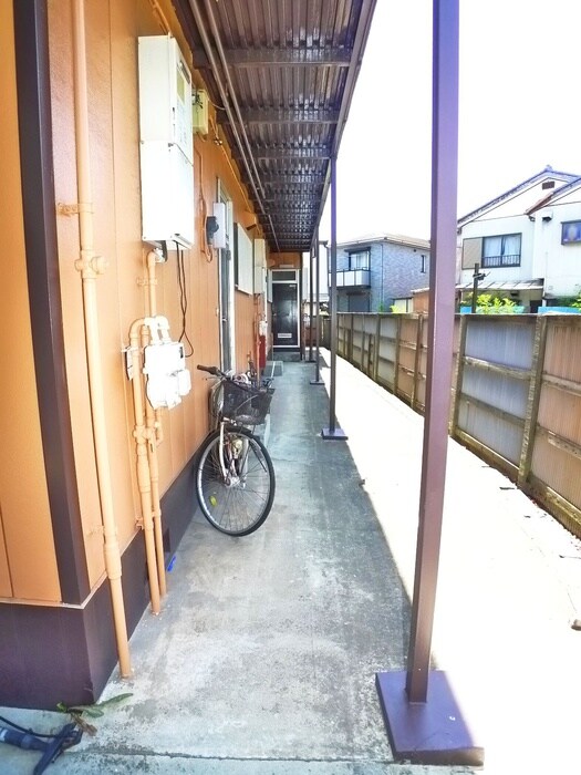 物件外観写真4　(エントランス部分)