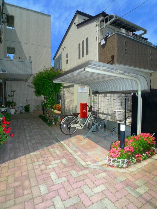 物件外観写真2　(エントランス部分)