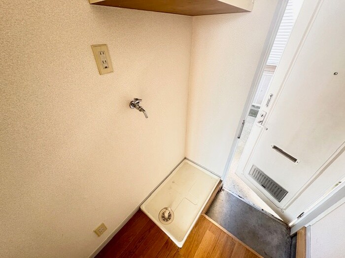 物件内観写真12　(洗濯機置場)