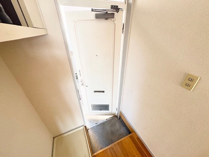 物件内観写真17　(玄関)