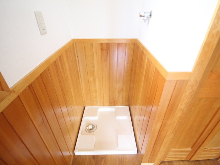 物件内観写真15　(洗濯機置場)