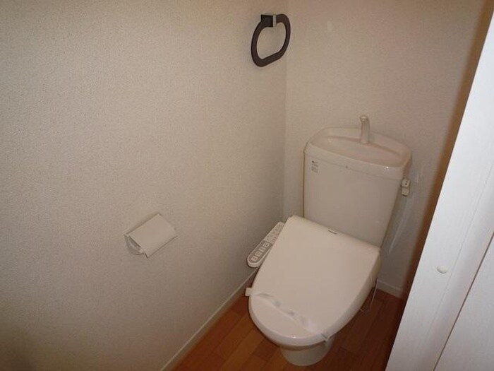 物件内観写真8　(トイレ)