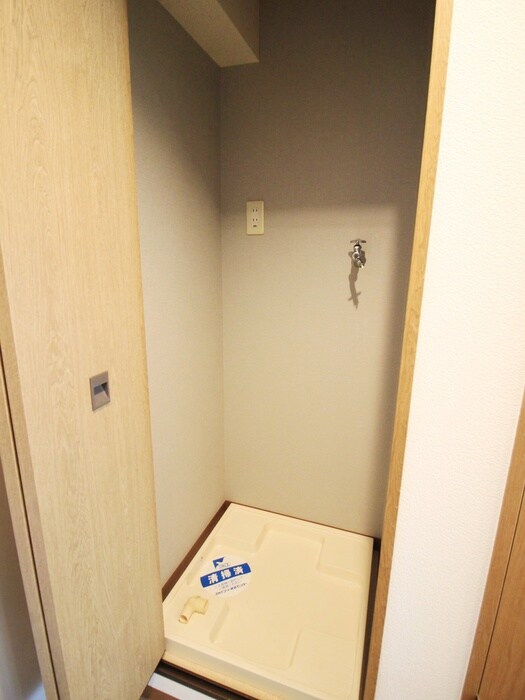 物件内観写真11　(洗濯機置場)