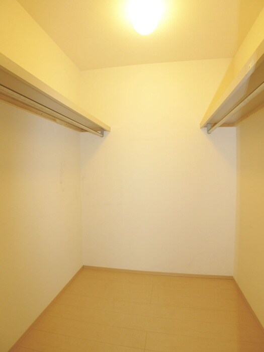 物件内観写真13　(収納)