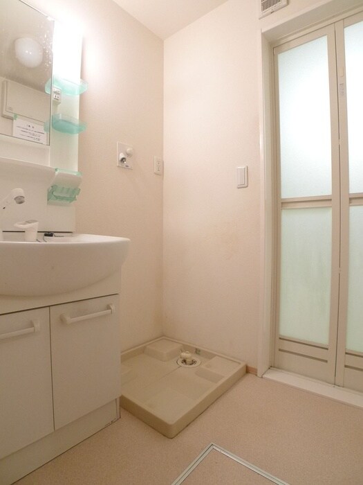 物件内観写真17　(洗濯機置場)