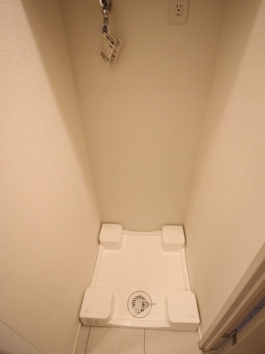 物件内観写真13　(洗濯機置場)