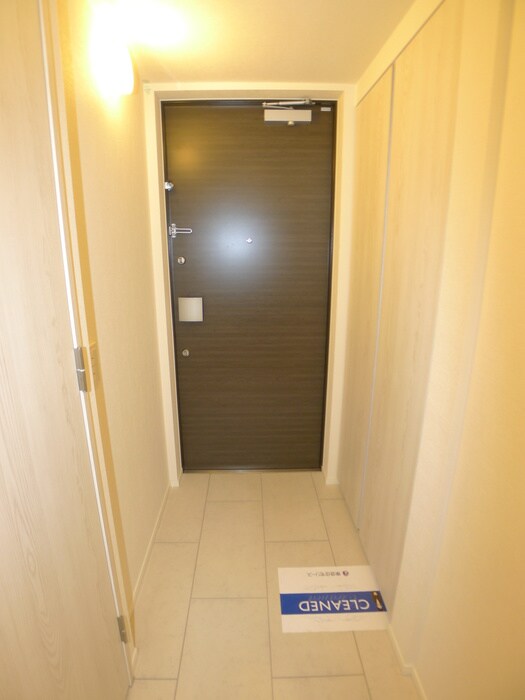 物件内観写真17　(玄関)