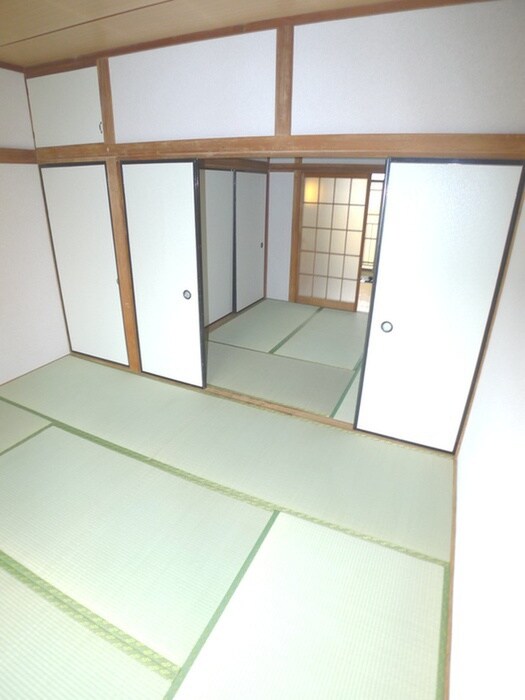 物件内観写真4　(居室)