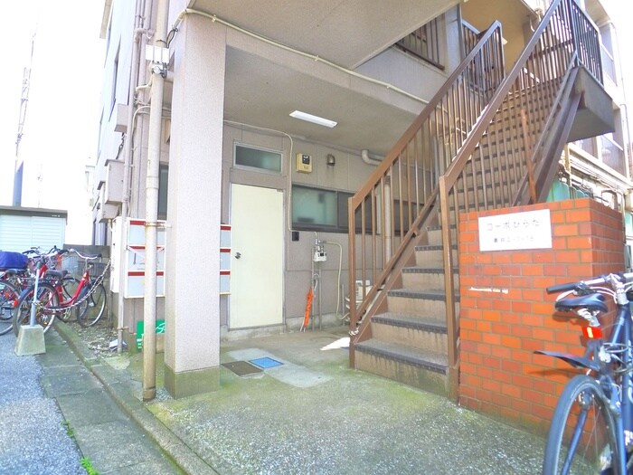 物件外観写真3　(エントランス部分)