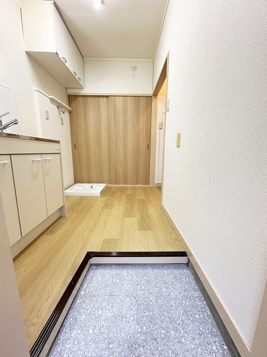 物件内観写真15　(玄関)