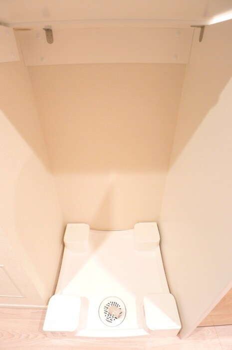 物件内観写真12　(洗濯機置場)