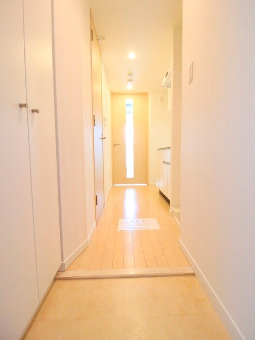 物件内観写真7　(玄関)