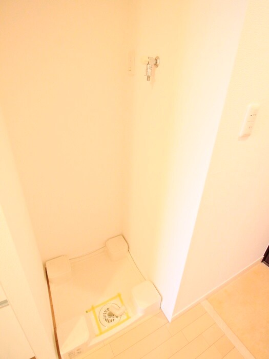 物件内観写真18　(洗濯機置場)