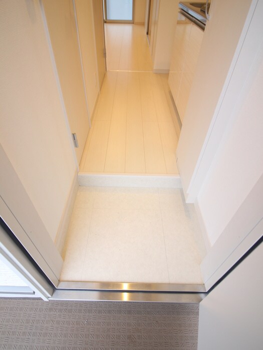 物件内観写真16　(玄関)