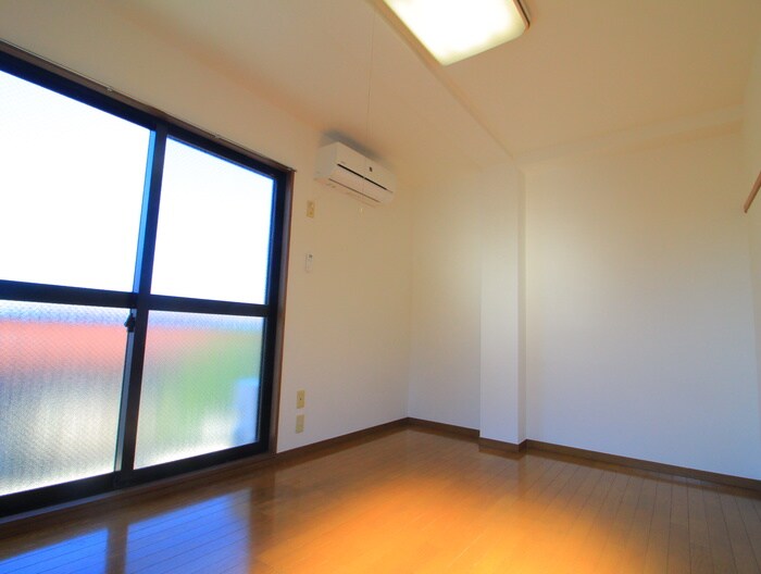 物件内観写真5　(居室)