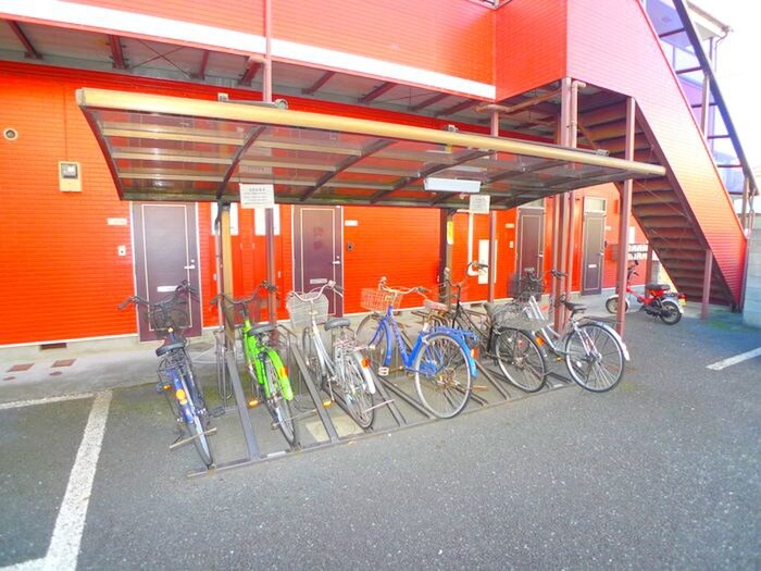 物件外観写真3　(駐輪場)