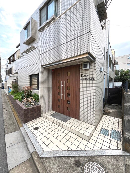 物件外観写真5　(エントランス部分)