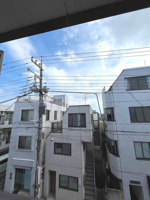 物件内観写真16　(室内からの展望)