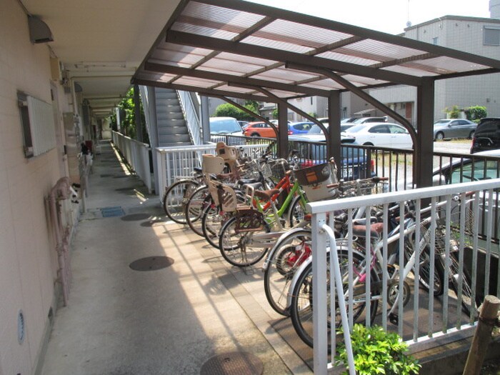 物件外観写真3　(駐輪場)
