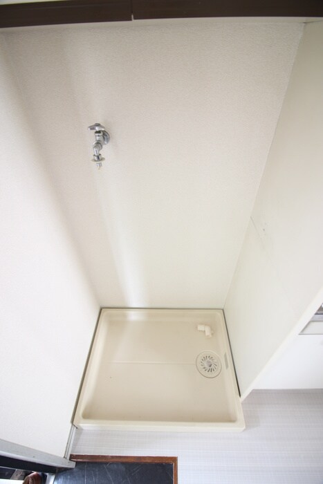 物件内観写真13　(洗濯機置場)