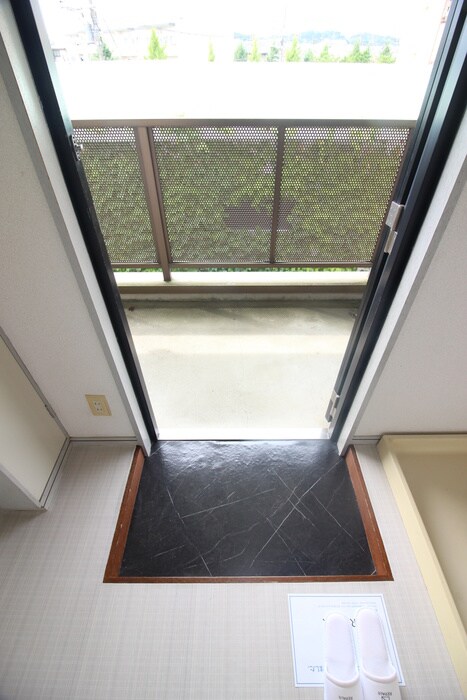 物件内観写真13　(玄関)