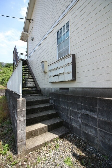 物件外観写真3　(エントランス部分)