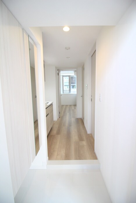 物件内観写真7　(玄関)