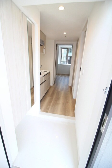 物件内観写真7　(玄関)