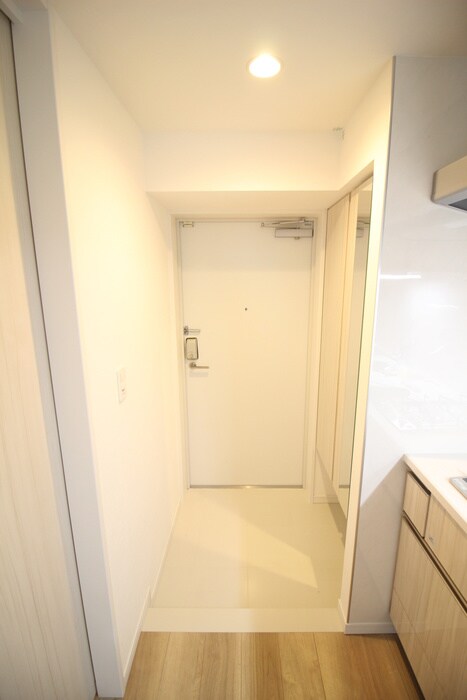 物件内観写真8　(玄関)