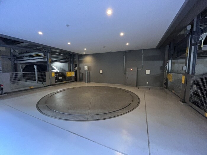 物件外観写真4　(駐車場)