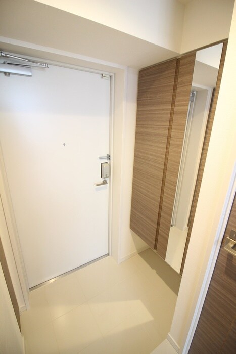 物件内観写真15　(玄関)