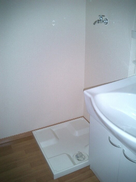 物件内観写真9　(洗濯機置場)