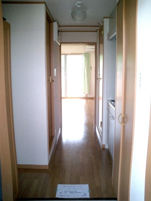 物件内観写真12　(廊下)