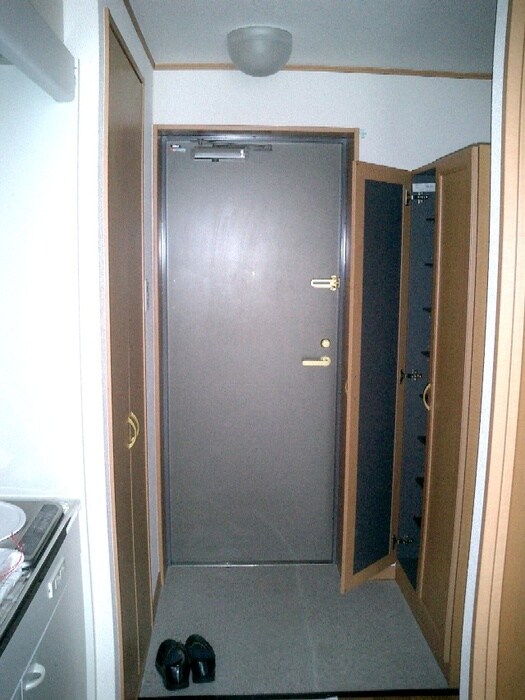 物件内観写真13　(玄関)