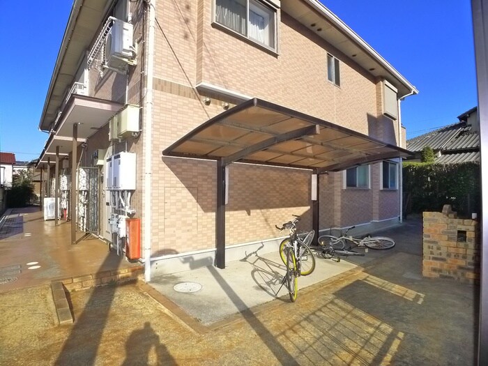 物件外観写真6　(駐輪場)